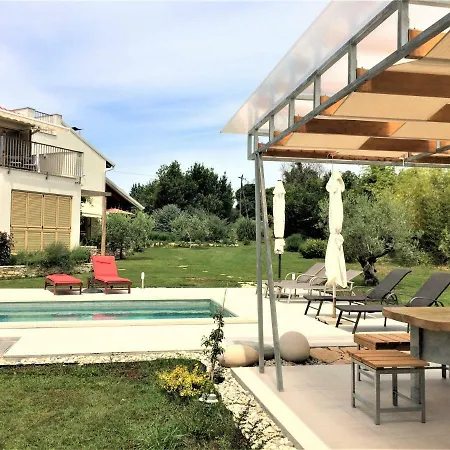 Casa Bamboo Lägenhet Banjole Exteriör bild