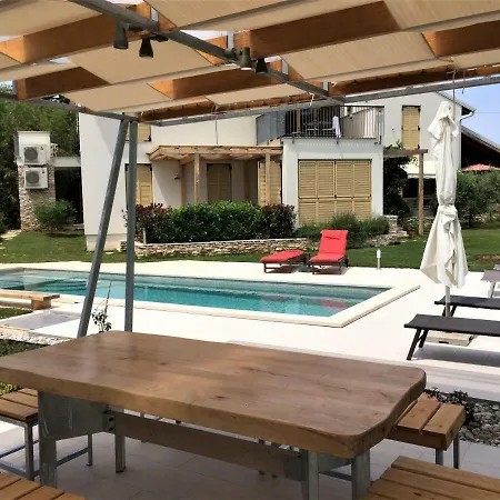 Casa Bamboo Lägenhet Banjole Exteriör bild