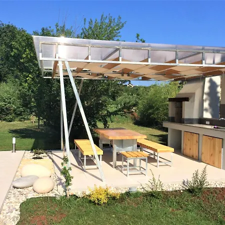 Casa Bamboo Lägenhet Banjole Exteriör bild